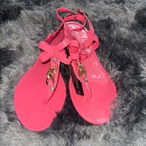 Stylish Pink Sandals with Bow and Chain Detail